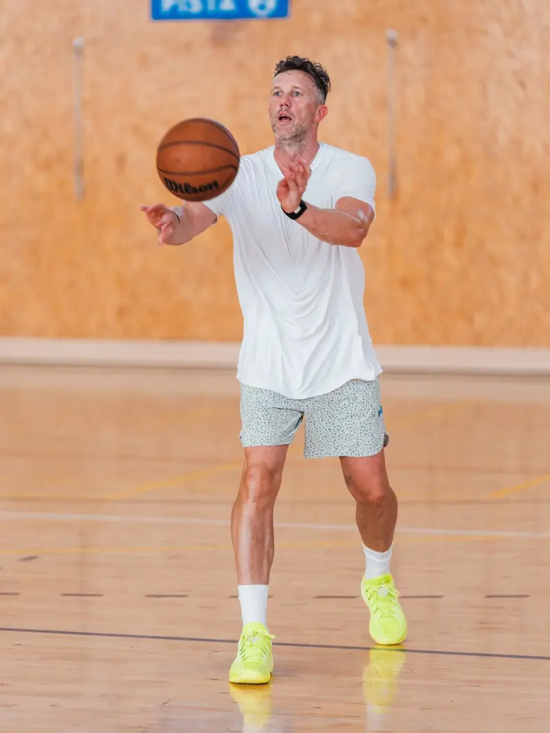 好不惬意!巴特勒ins晒休赛期休闲照与训练照与球迷分享