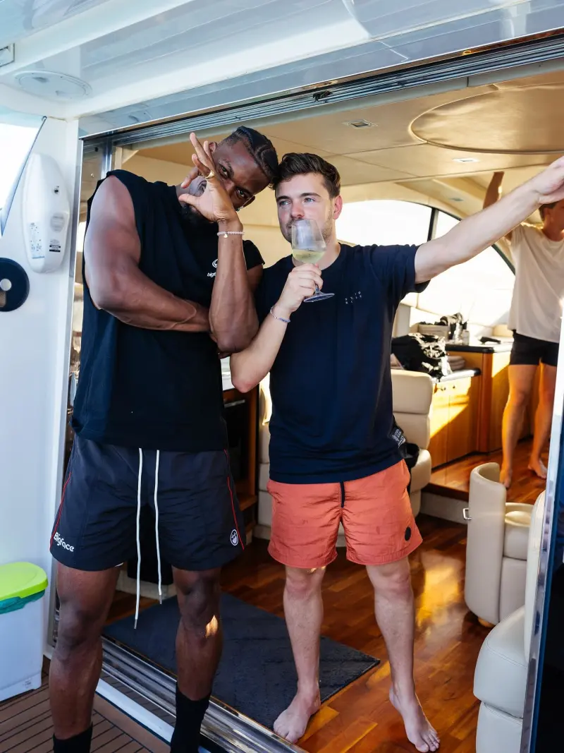 好不惬意!巴特勒ins晒休赛期休闲照与训练照与球迷分享