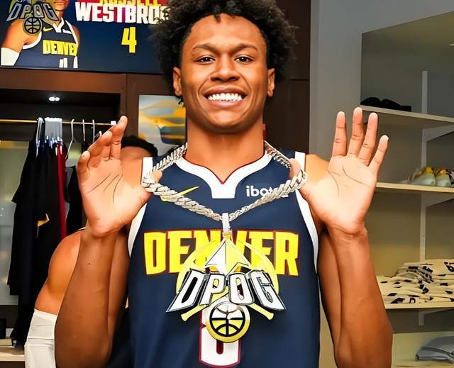 足球比赛直播免费在线观看-力压西部群星！一周封神！掘金新人值多少？