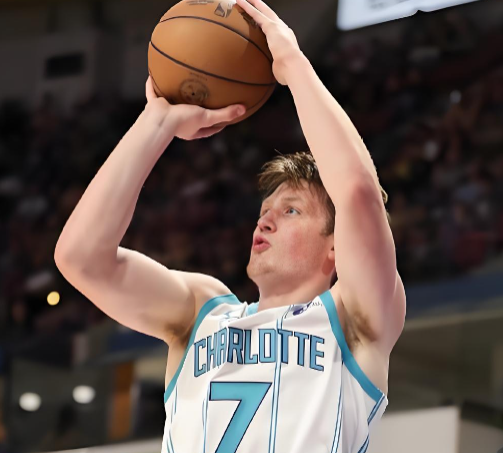 免费足球直播在线观看-库里接班人?弗拉格宿敌!真正的新人王?