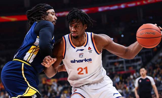 足球比赛直播免费在线观看-上海已将怀特塞德合同转正!战广东曾砍12+18,或成卢伟冲冠X因素