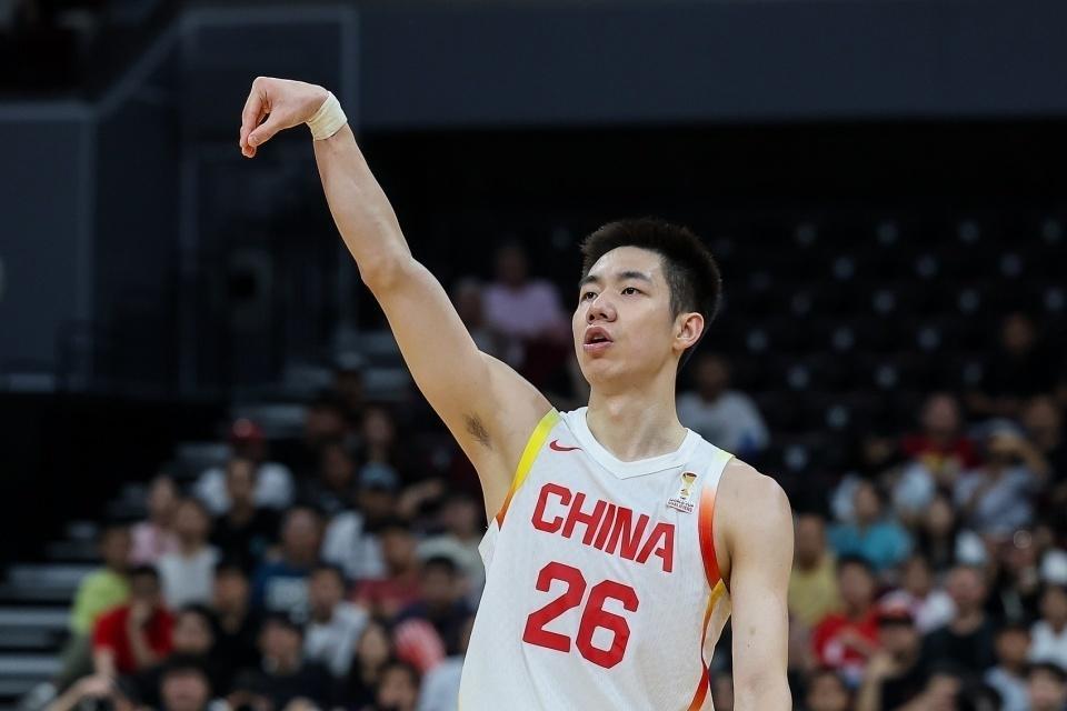 咪咕体育直播-中国男篮为啥被没归化的韩国打花2场？球迷：因为有周琦和张公子