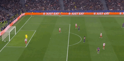 咪咕体育直播-孩子般的错误又来了，勒诺尔芒用手按住穆索开球未被判点